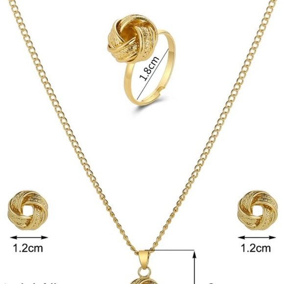 Jewelry 3 set necklace, stud earrings, and a ring size 8 gold plated knot design - Picture 4 of 4
